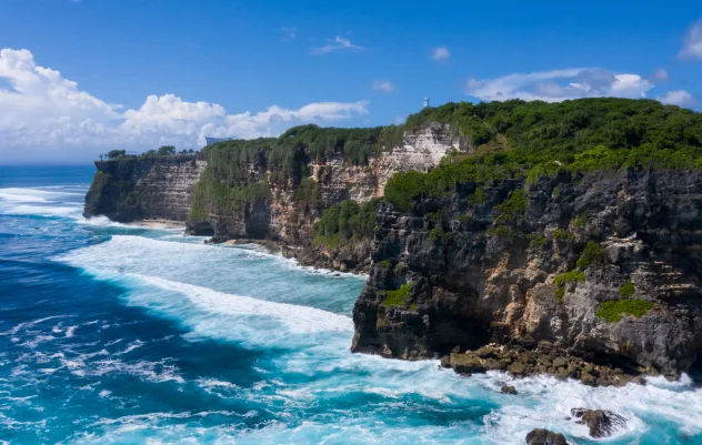 Benefits of choosing a liveaboard in Raja Ampat